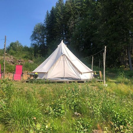 Готель Glampingtaelt Турсбю Екстер'єр фото